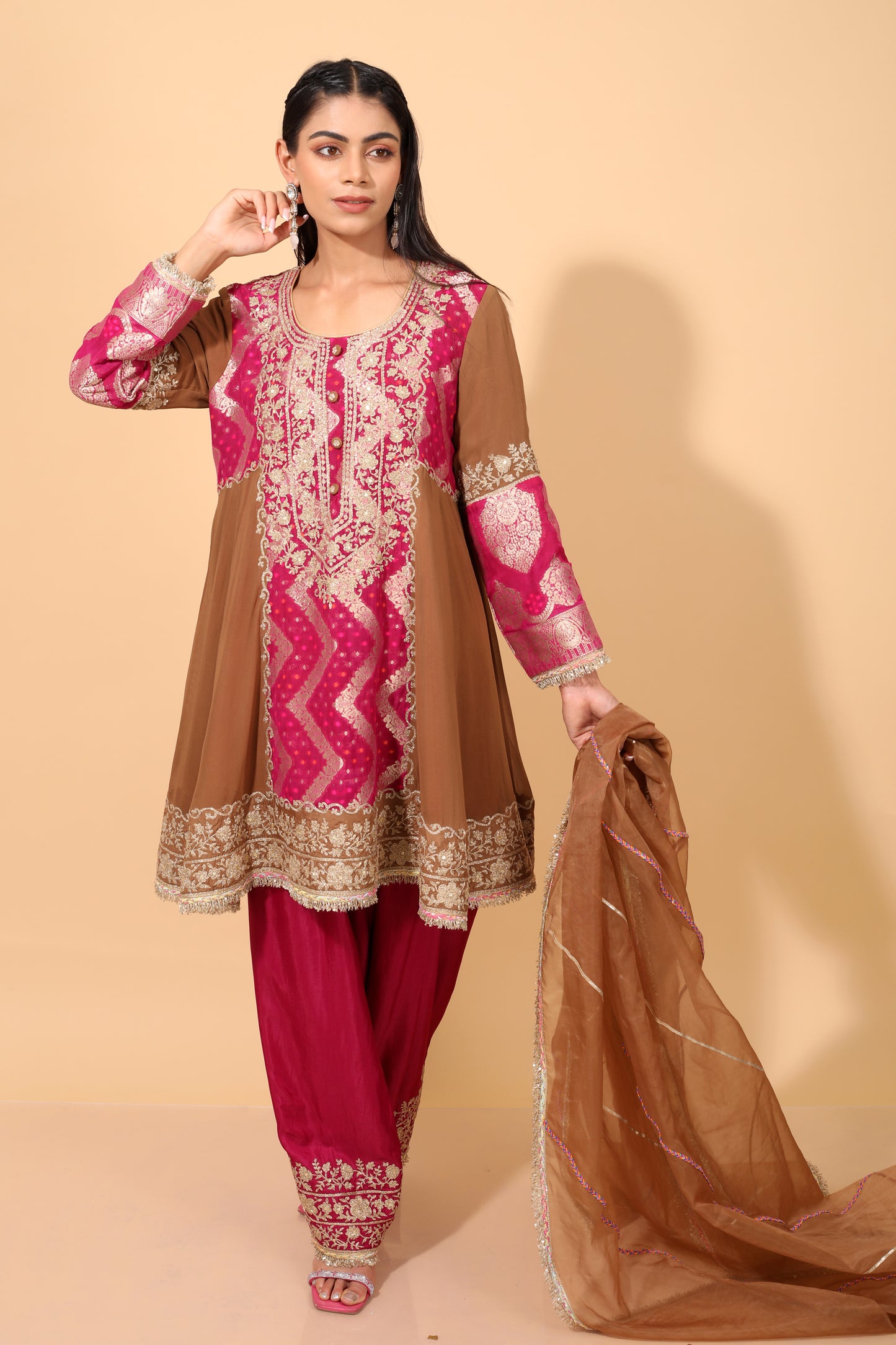 Hira Short Choga Set